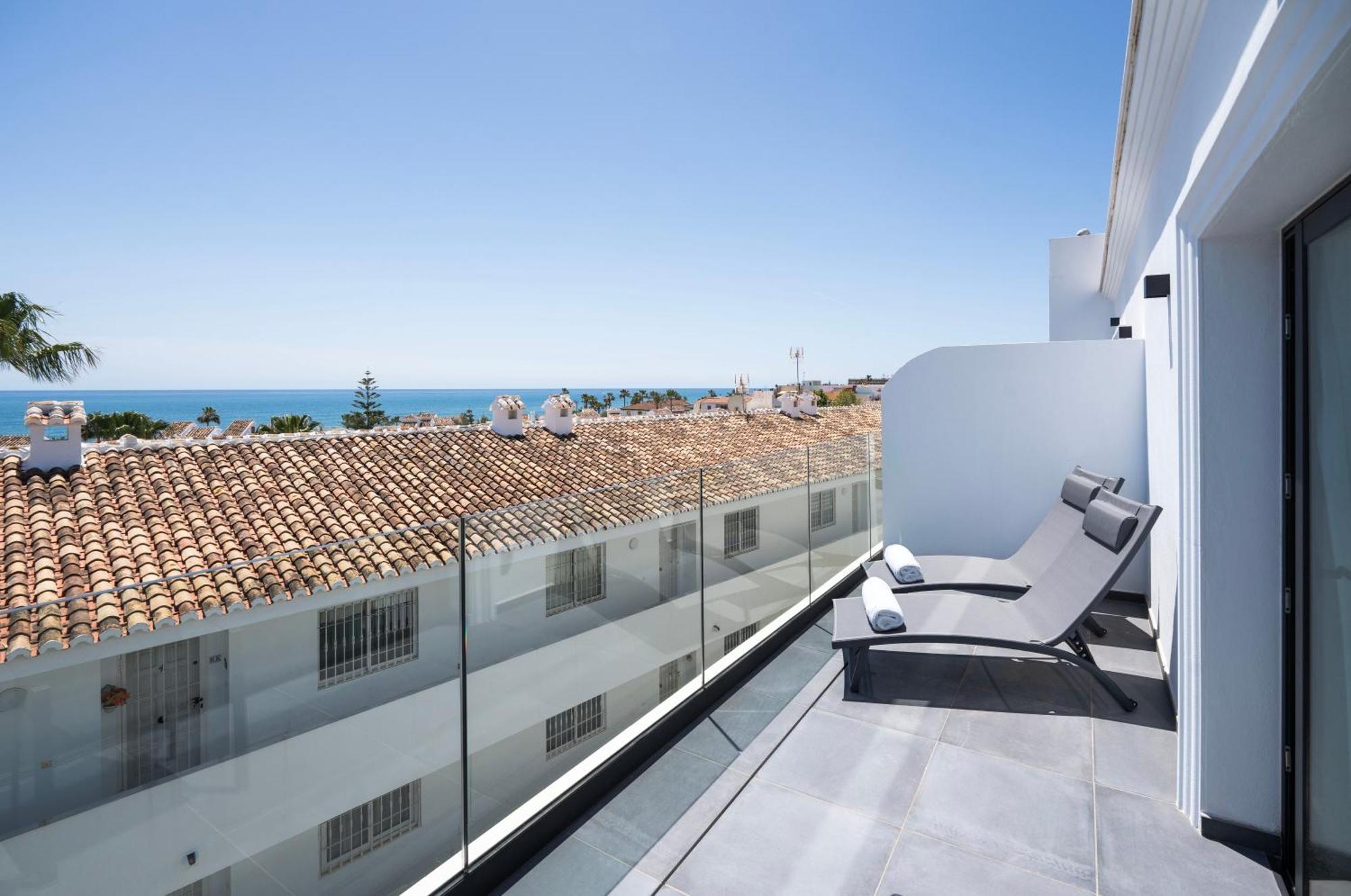 The Orange House Boutique Hotel And Upstairs Rooftop Bar Center Of La Cala De Mijas 100M From The Beach Luaran gambar