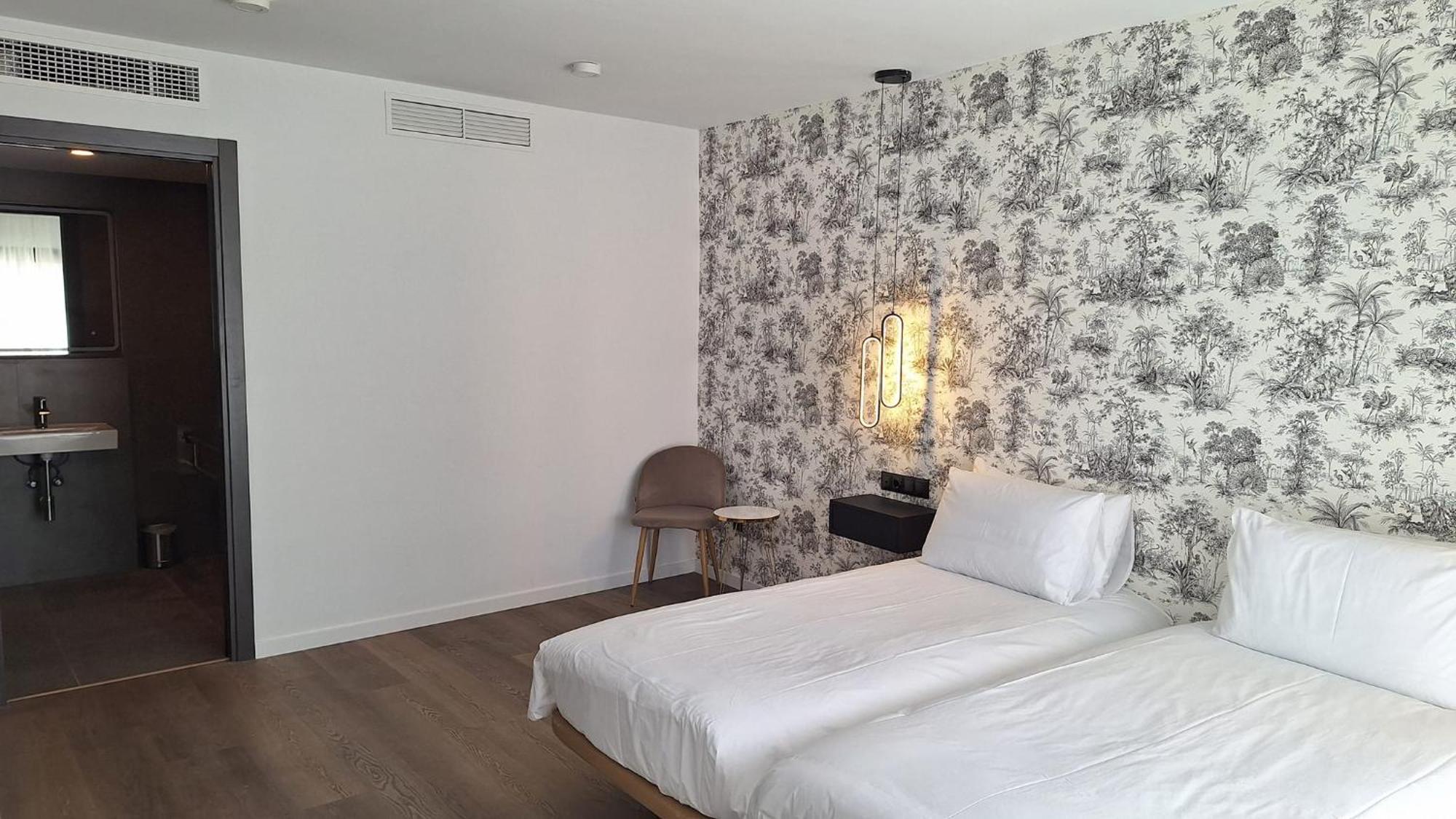 The Orange House Boutique Hotel And Upstairs Rooftop Bar Center Of La Cala De Mijas 100M From The Beach Bilik gambar